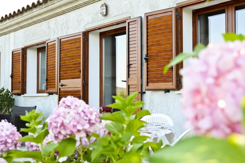 Iss Travel, Stazzu Fioritu - Ground Floor Apartments With Sea View